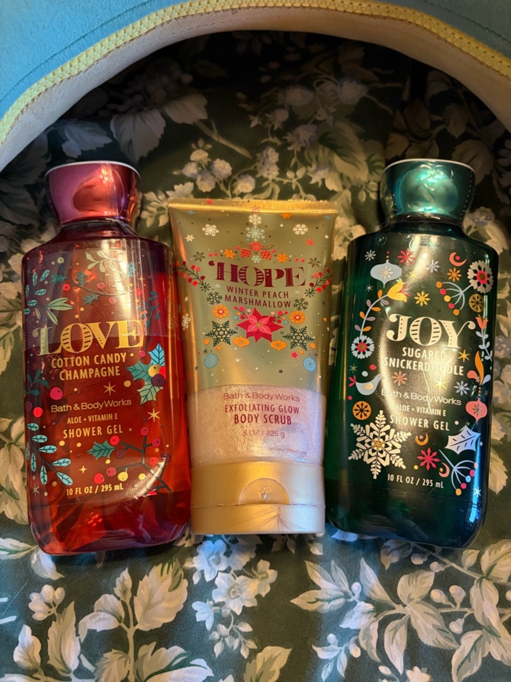 Bath & body Works Limited, edition, holiday bath, gels, and scrub. All new.